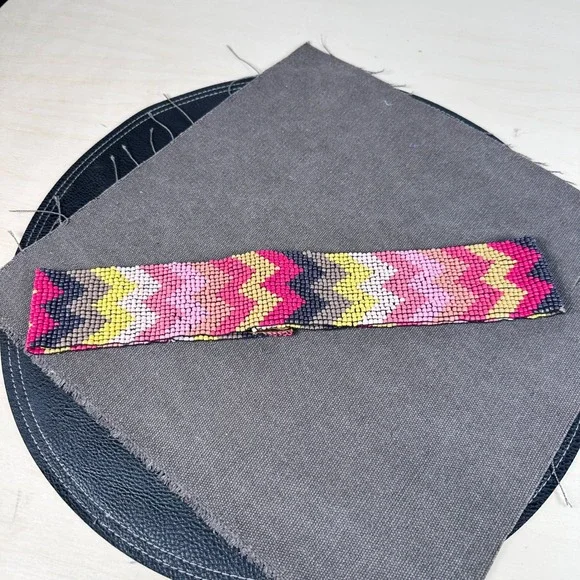 Southwestern Seed Bead Belt Live Love Loft Geometric Pink Multicolor 25-34" Snap - Picture 2 of 8